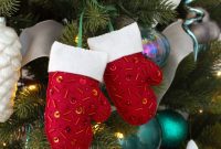 Charming Felt Mitten Garland