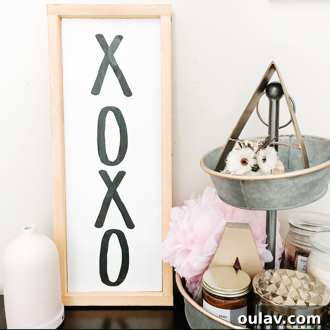 Modern Love Decor: A Red-Free Valentine's Palette 9 Contemporary XOXO Wall Decor