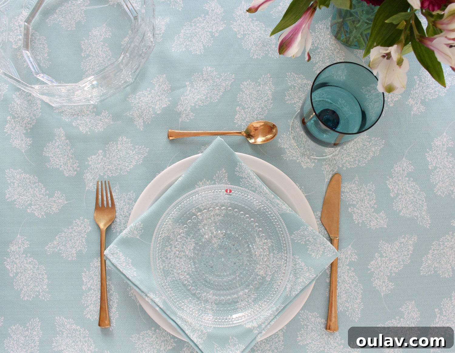 Loom and Table's Summer Dining Oasis 16 Aqua and gold tablescape featuring Loom & Table custom linens and brass accents