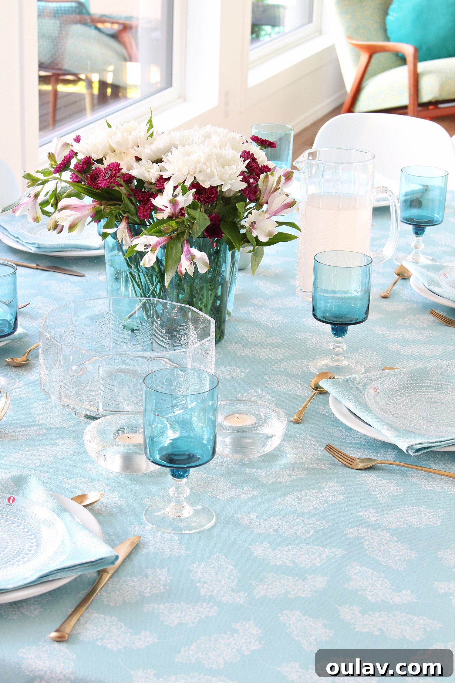 Loom and Table's Summer Dining Oasis 6 Inspiration for a teal and aqua summer tablescape with custom linens
