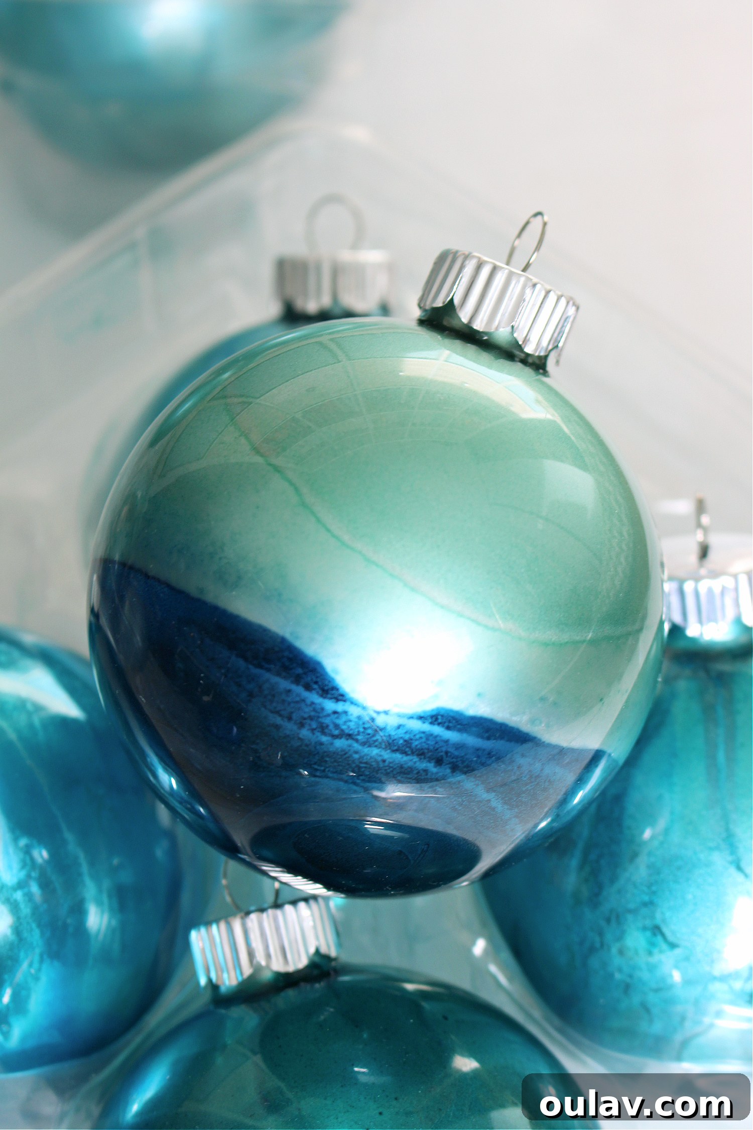 Craft Stunning Alcohol Ink Ornaments 29 DIY Hand Painted Christmas Ornaments with Distinct Layers