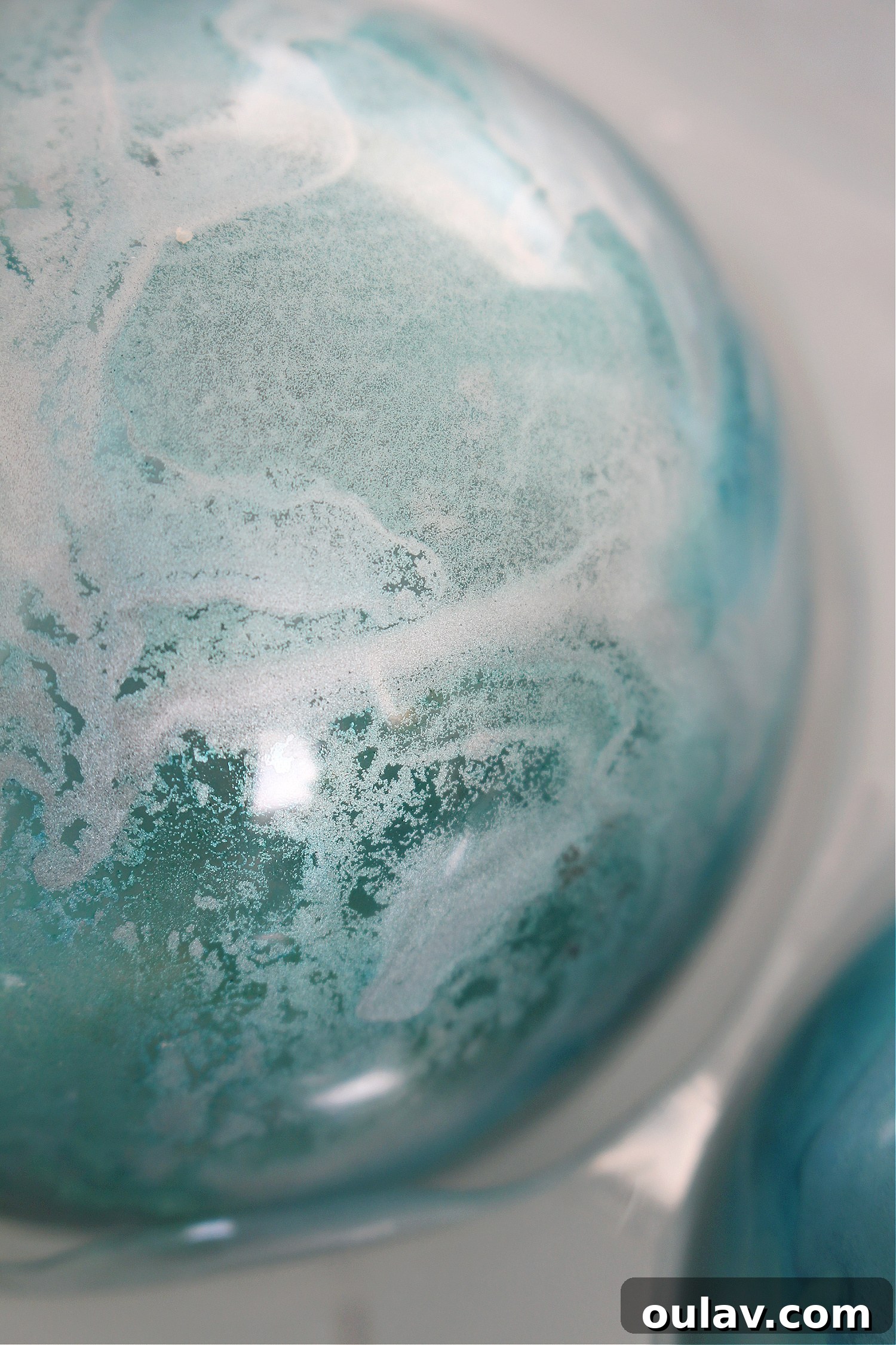 Craft Stunning Alcohol Ink Ornaments 30 Alcohol Ink on Glass: Embrace the Organic Flow