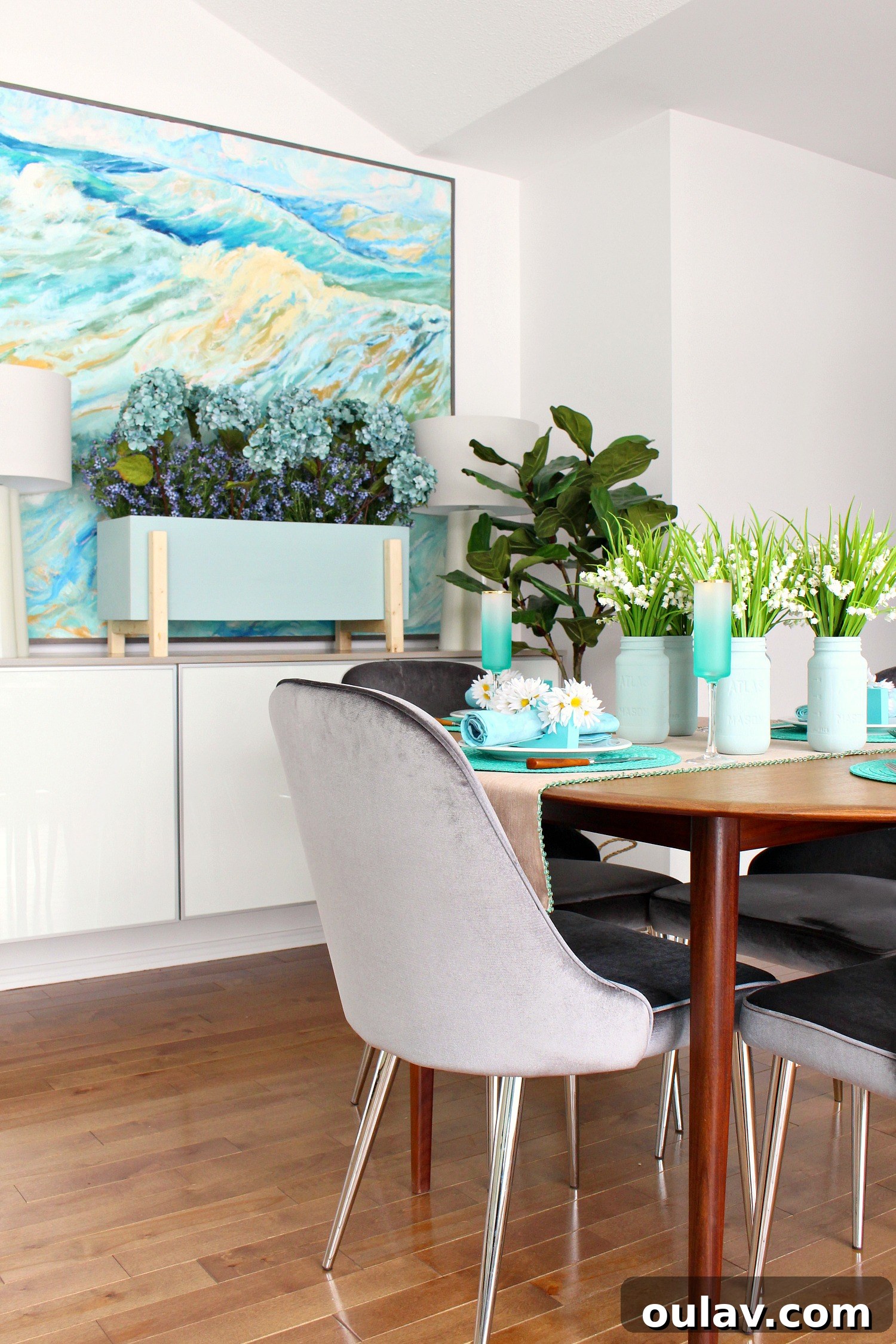 Thrifted Blooms: Vintage Charm for Your Spring Dining Room 21 Faux Flowers Spring Decor - Easy Tablescape