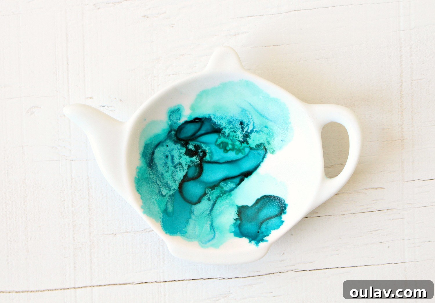 Creating Vibrant Ceramics with Alcohol Ink 10 Inspiring alcohol ink project ideas for ceramic items