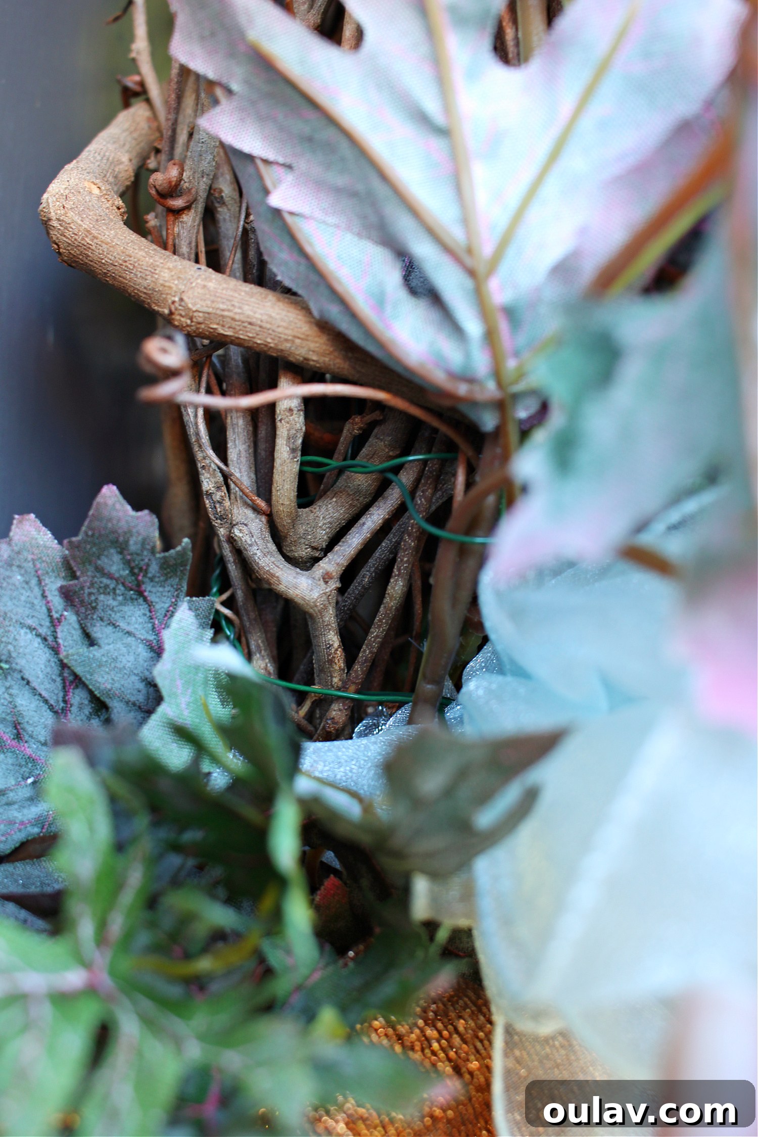 How to Attach Picks to a Grapevine Wreath