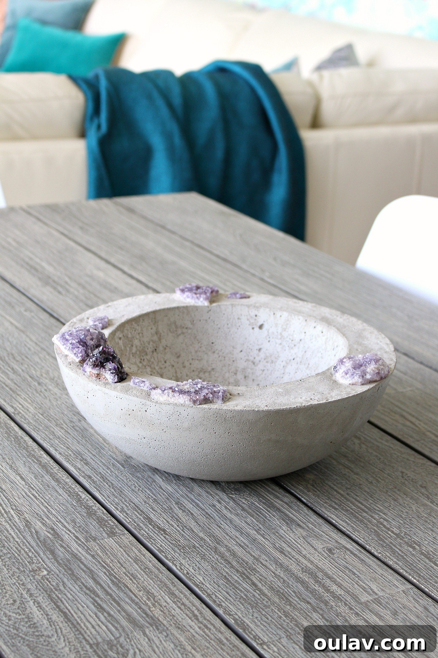 Modern Halloween Decor: DIY and Buy Smart 10 img 15785 9