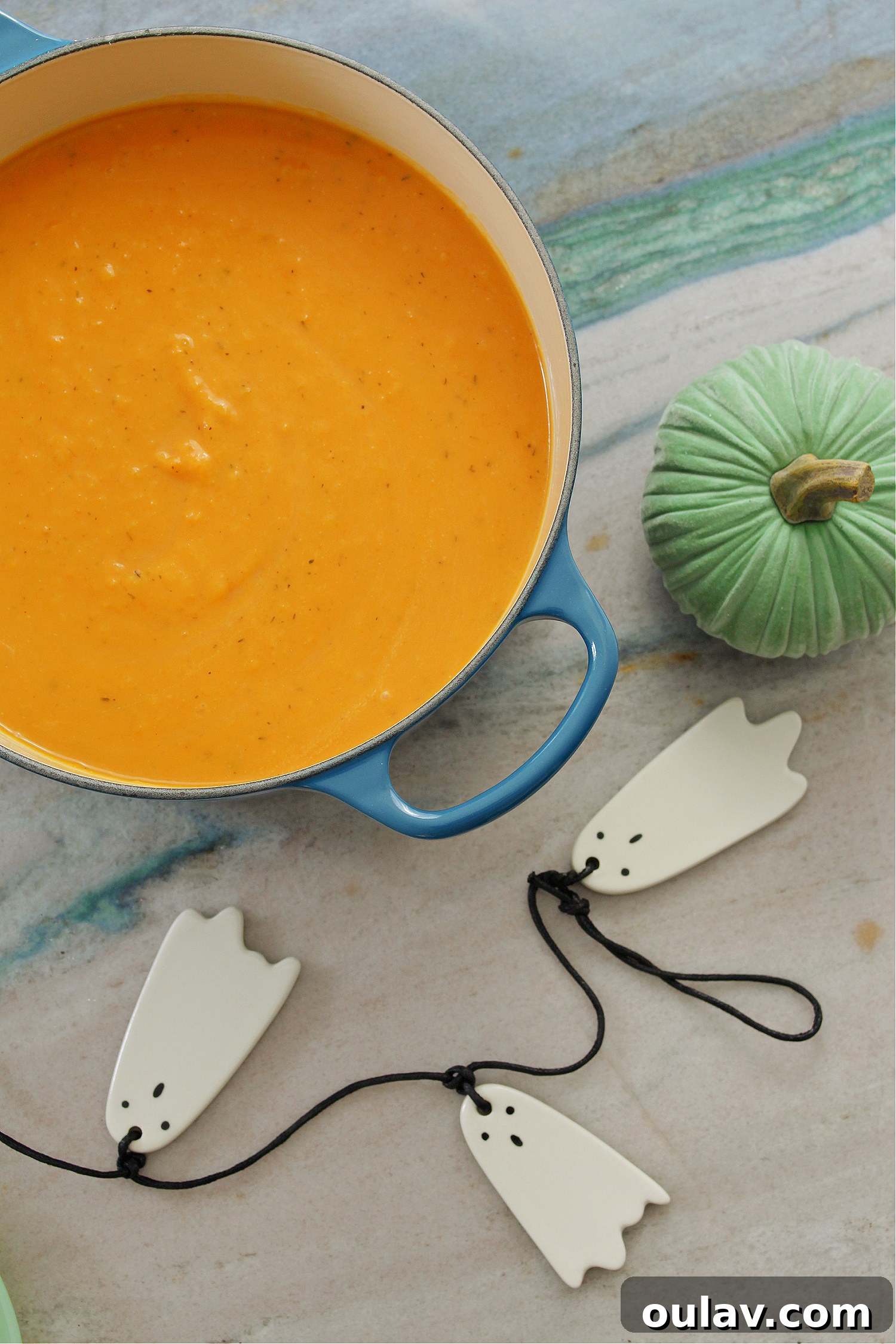 Minimalist Halloween Decor Styling Ideas