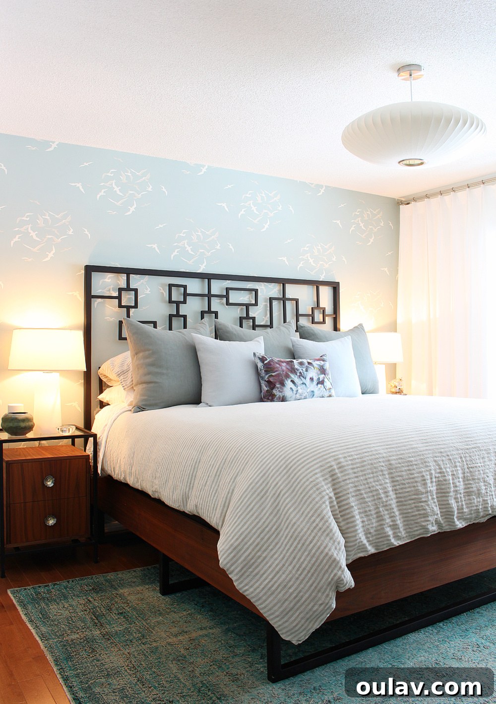 April Notes: Your Sanctuary for Winter Comfort 2 Luxurious Linen Bedding for a Serene Bedroom