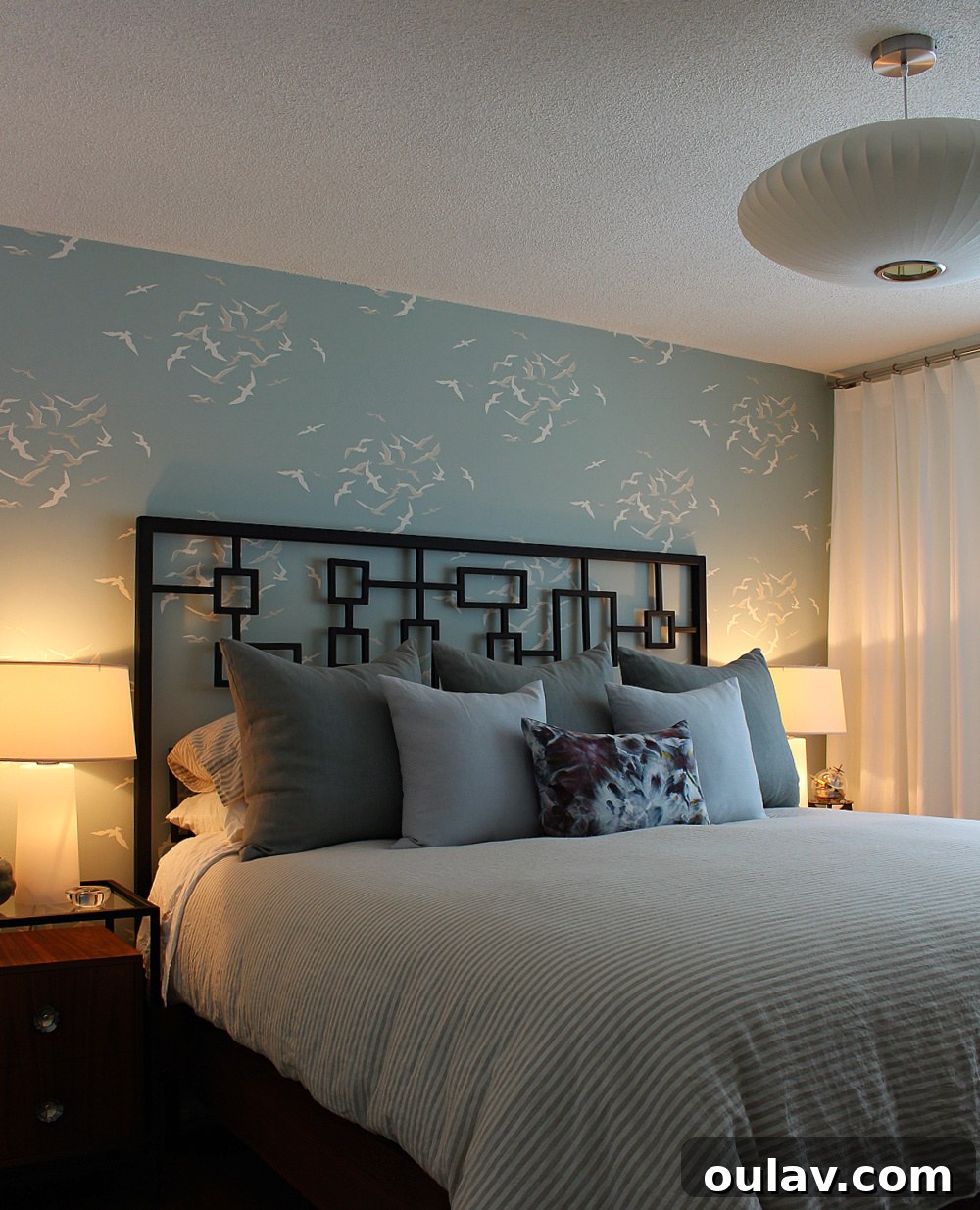 April Notes: Your Sanctuary for Winter Comfort 3 Coastal Inspired Bedroom Design with Natural Linens