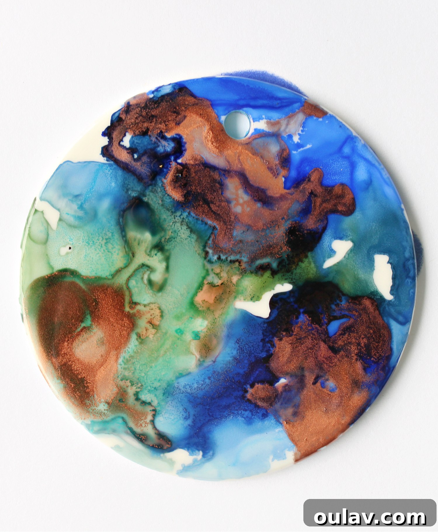 Decorate Ceramic Ornaments with Alcohol Ink 16 DIY Ceramic Ornaments