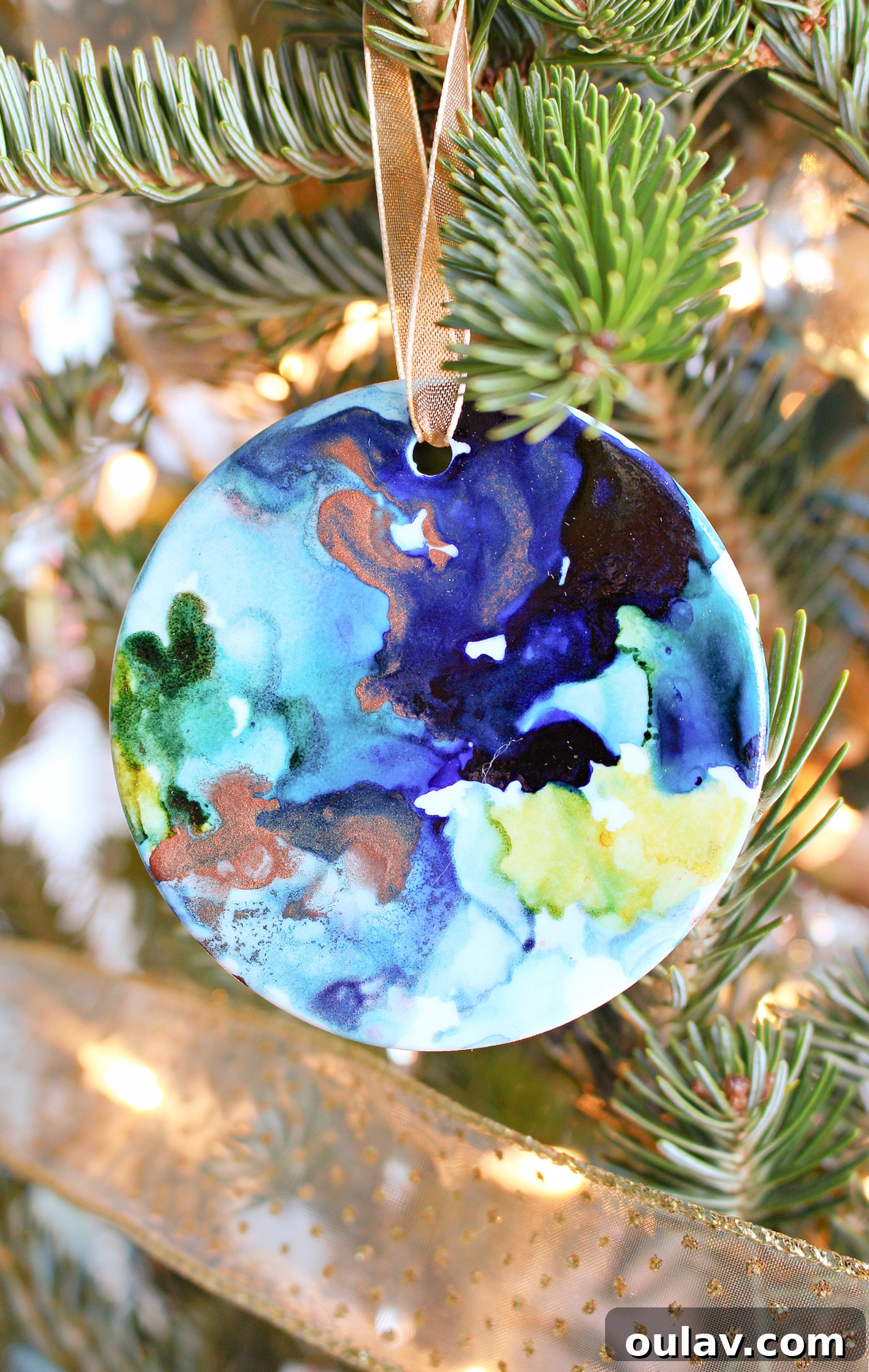 Alcohol Ink Ceramic Ornament DIY Tutorial