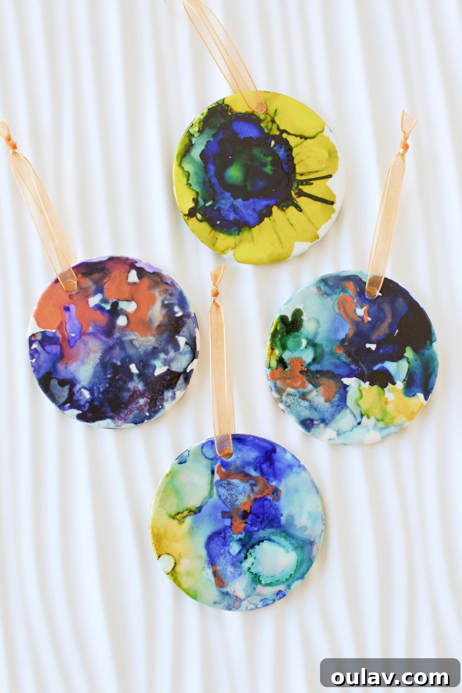Decorate Ceramic Ornaments with Alcohol Ink 22 Colorful DIY Ornament Idea
