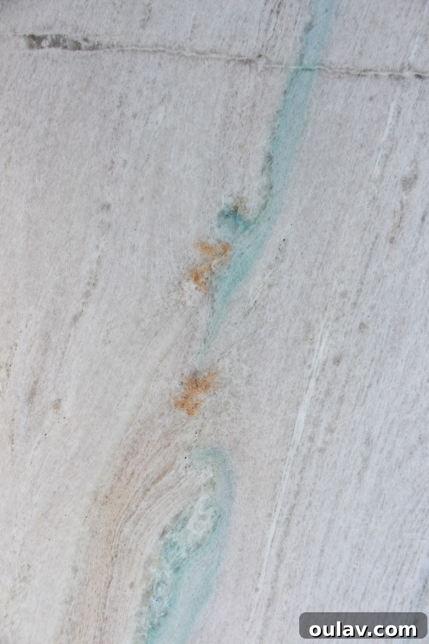 Stunning final view of the Portomare Quartzite kitchen counters, radiating luxury and expert installation