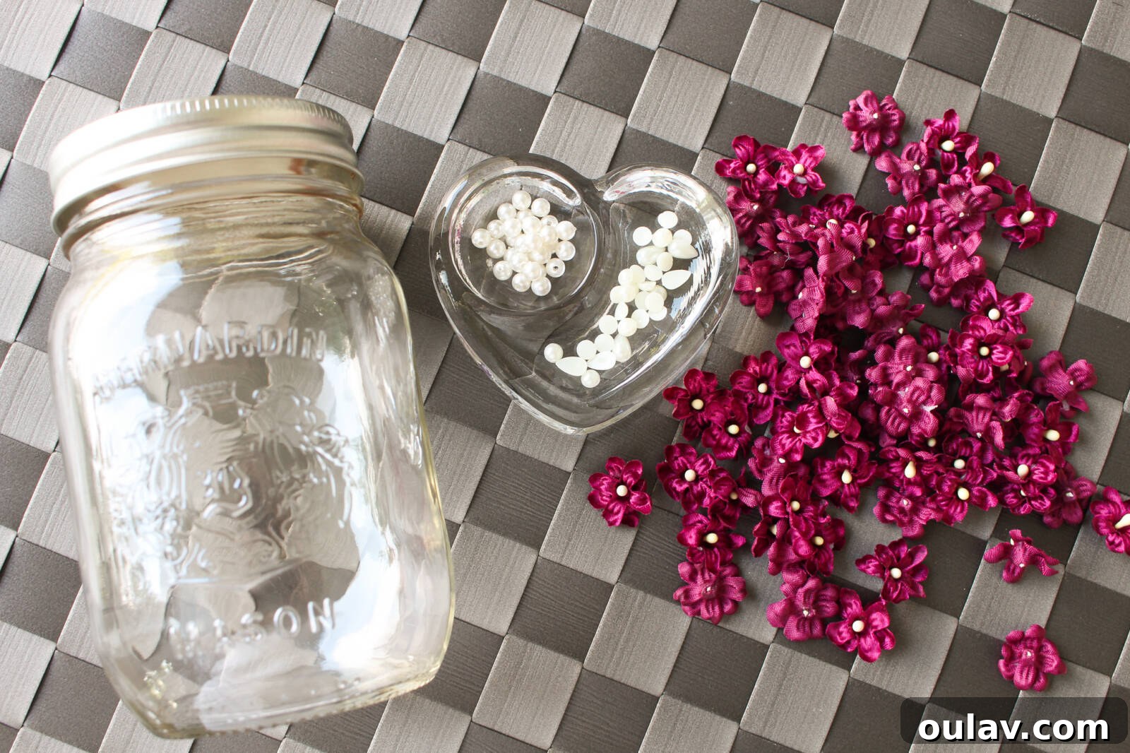 Homemade Valentine Jar Gift Inspiration 7 DIY Valentine Jar Craft with Recycled Materials