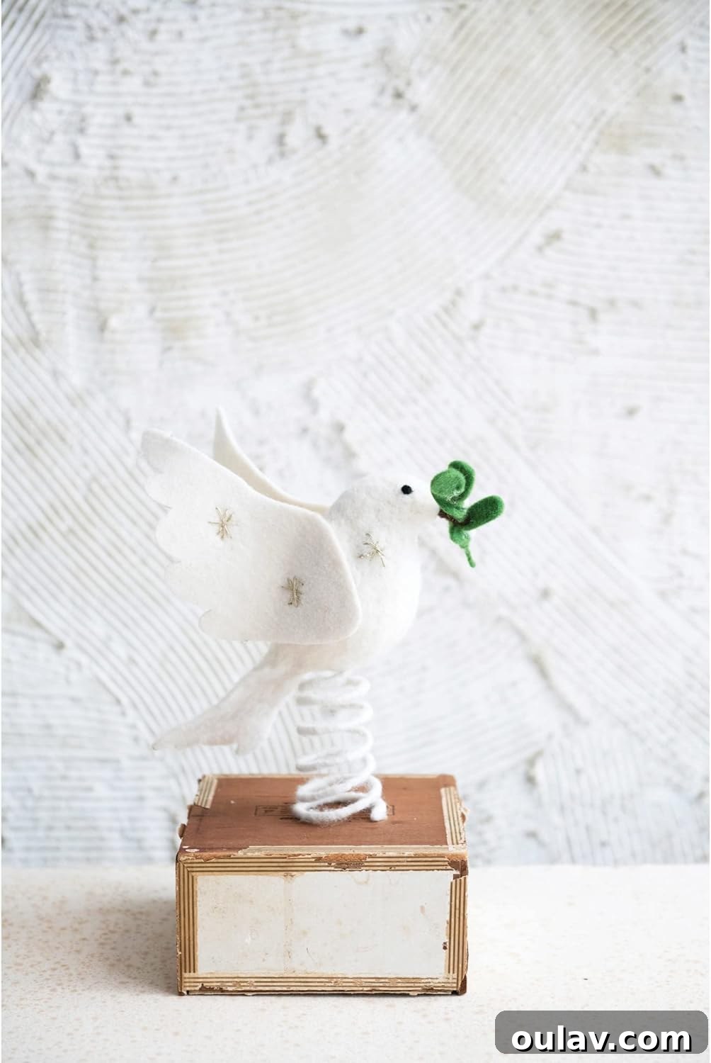 25 White Christmas Tree Decorations & Elegant Decor Finds 12 Elegant White Dove Felt Christmas Tree Topper