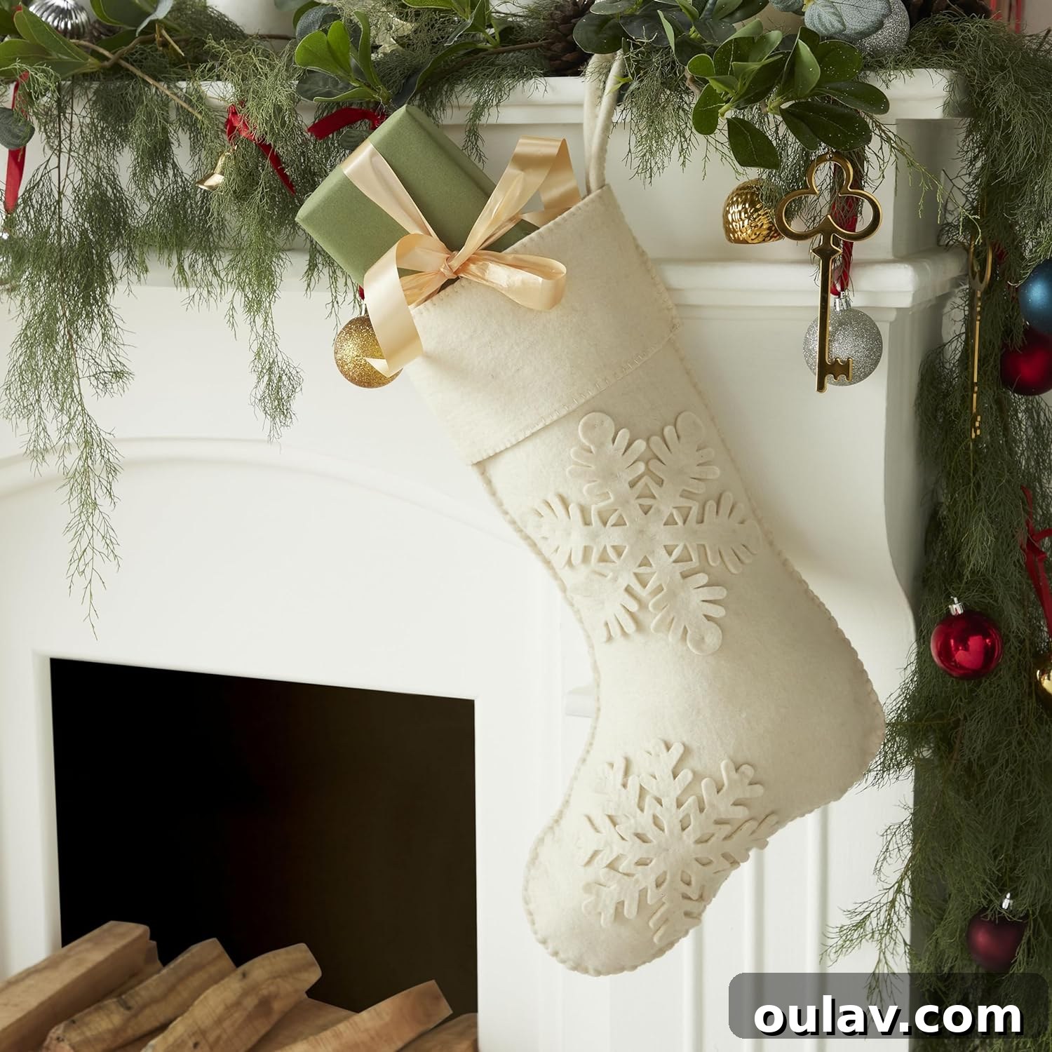 25 White Christmas Tree Decorations & Elegant Decor Finds 14 White Felt Christmas Stocking for a Chic Holiday Look