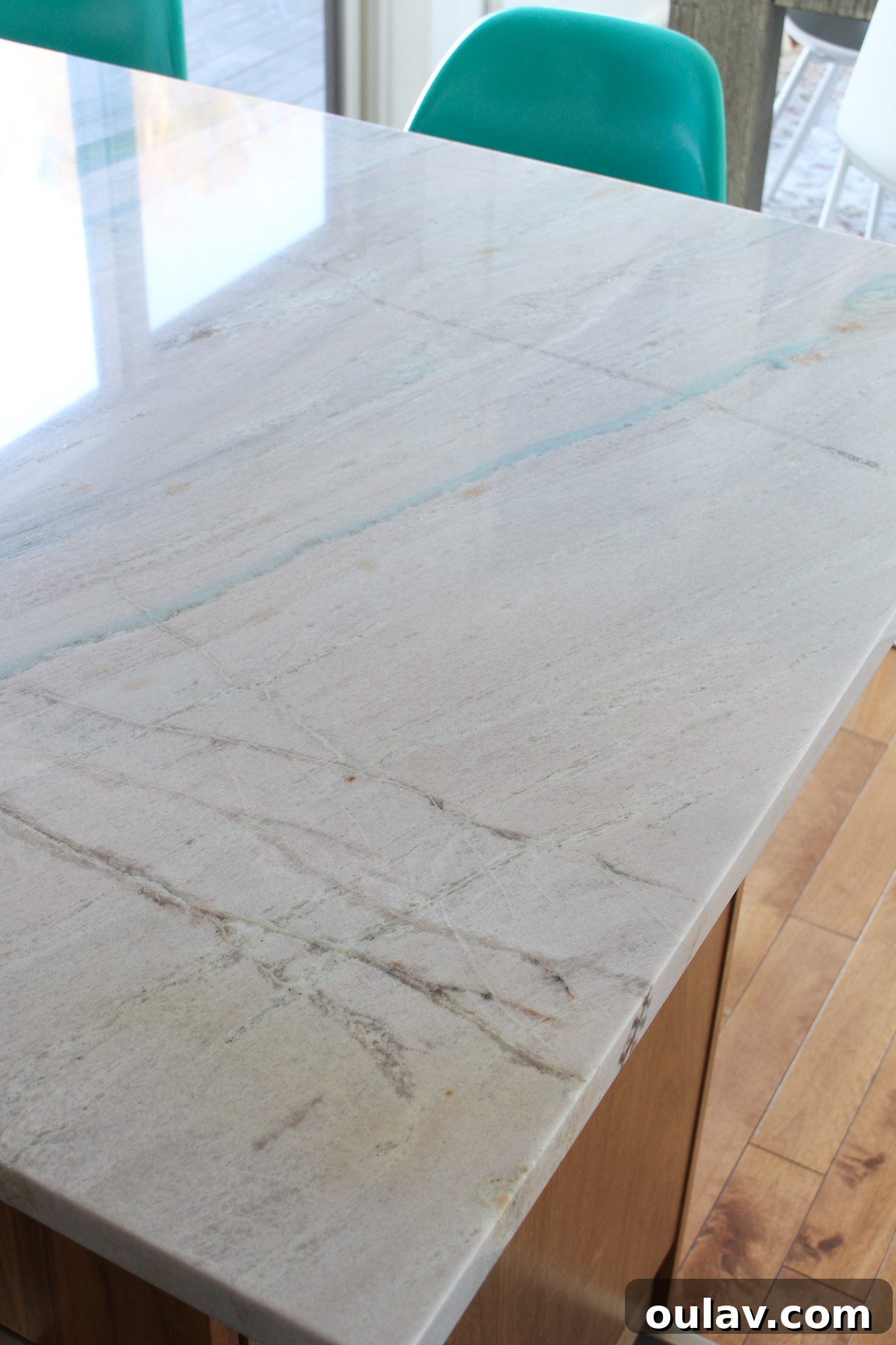 Colorful Quartzite Counters with Intricate Veins