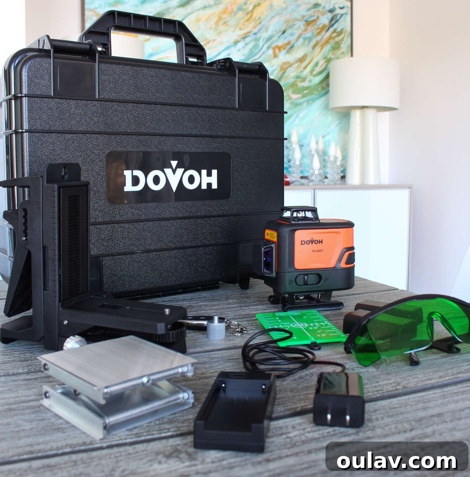 DOVOH 4D Laser Level Precision and Power Unveiled 21 This laser has two power options: battery or USB cable without battery for uninterrupted work