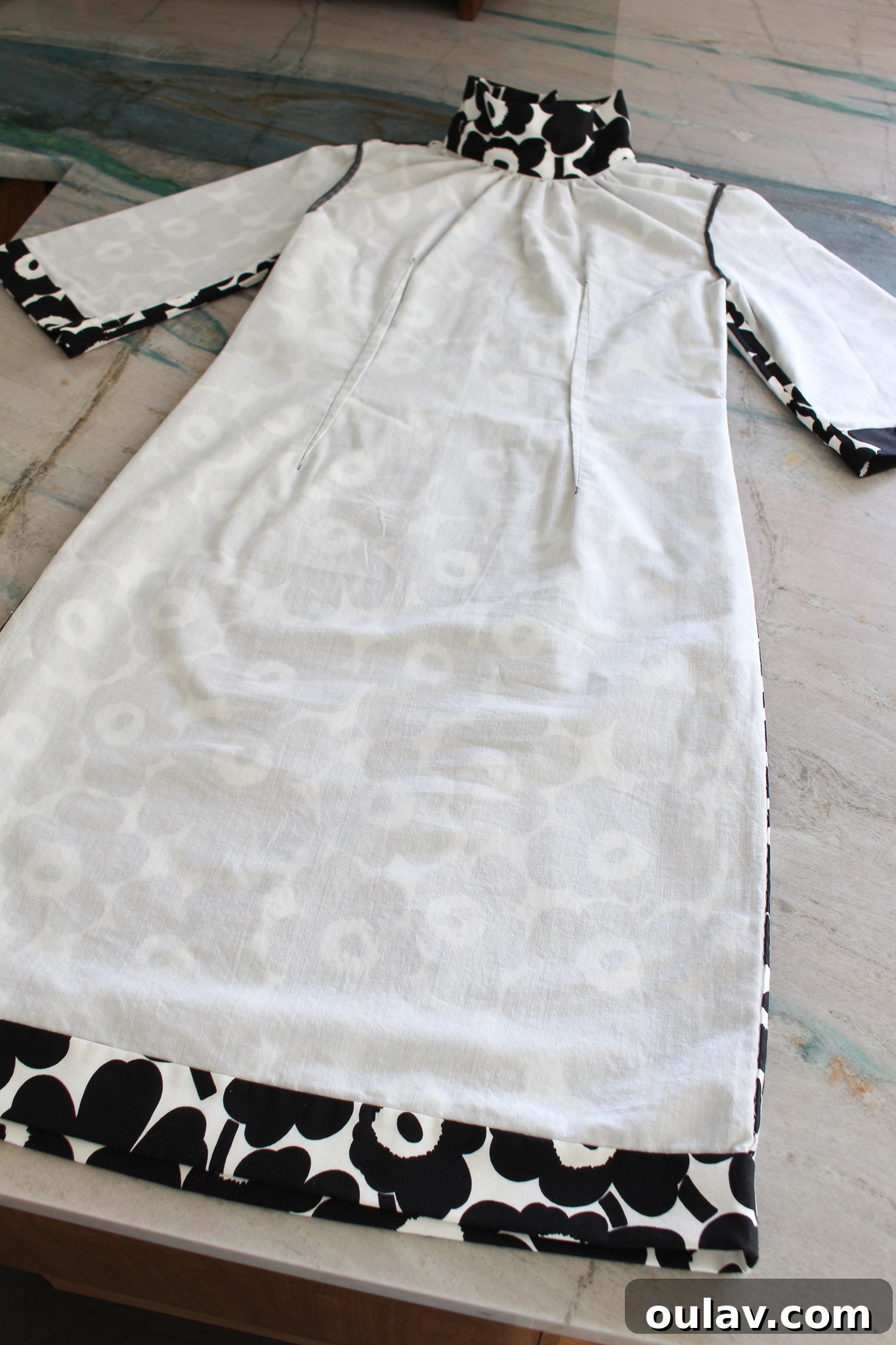 Sewing an Icon: Vintage Pattern Meets Marimekko Unikko Fabric 16 How to Finish Inside of Garment without a Serger - Underlining Technique