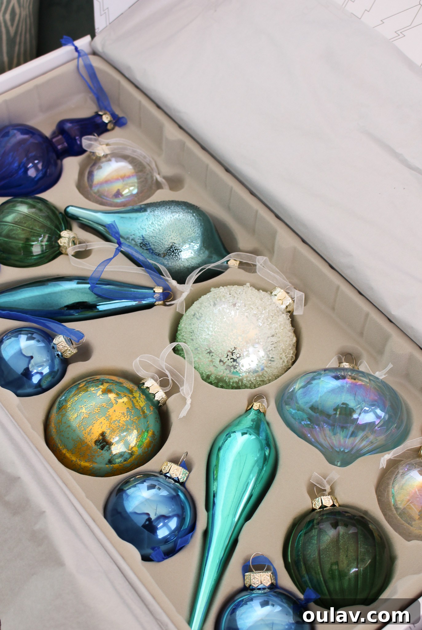 Choosing Realism Our King of Christmas Artificial Tree Review 20 Adorn Your Tree with Elegance: The Snowflake 15-Piece Glass Ornament Set in Detail