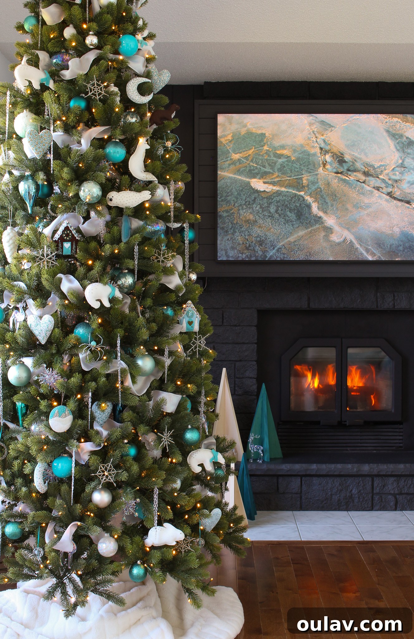 Choosing Realism Our King of Christmas Artificial Tree Review 8 Experience the Ease: An Artificial Christmas Tree Designed for Effortless Setup!