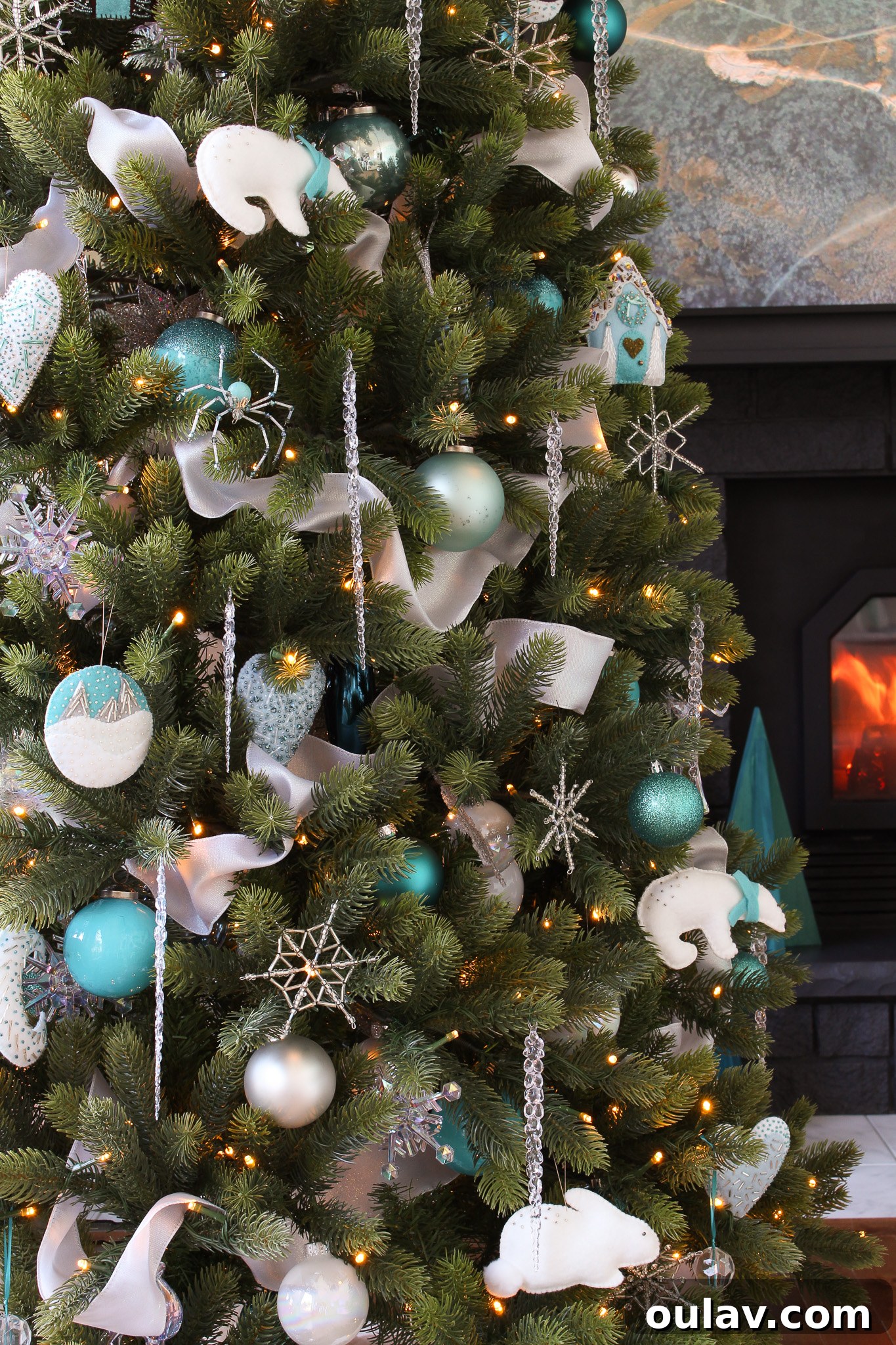 Choosing Realism Our King of Christmas Artificial Tree Review 10 Optimize Your Space: A Slim Christmas Tree Designed for Small Rooms and Apartments