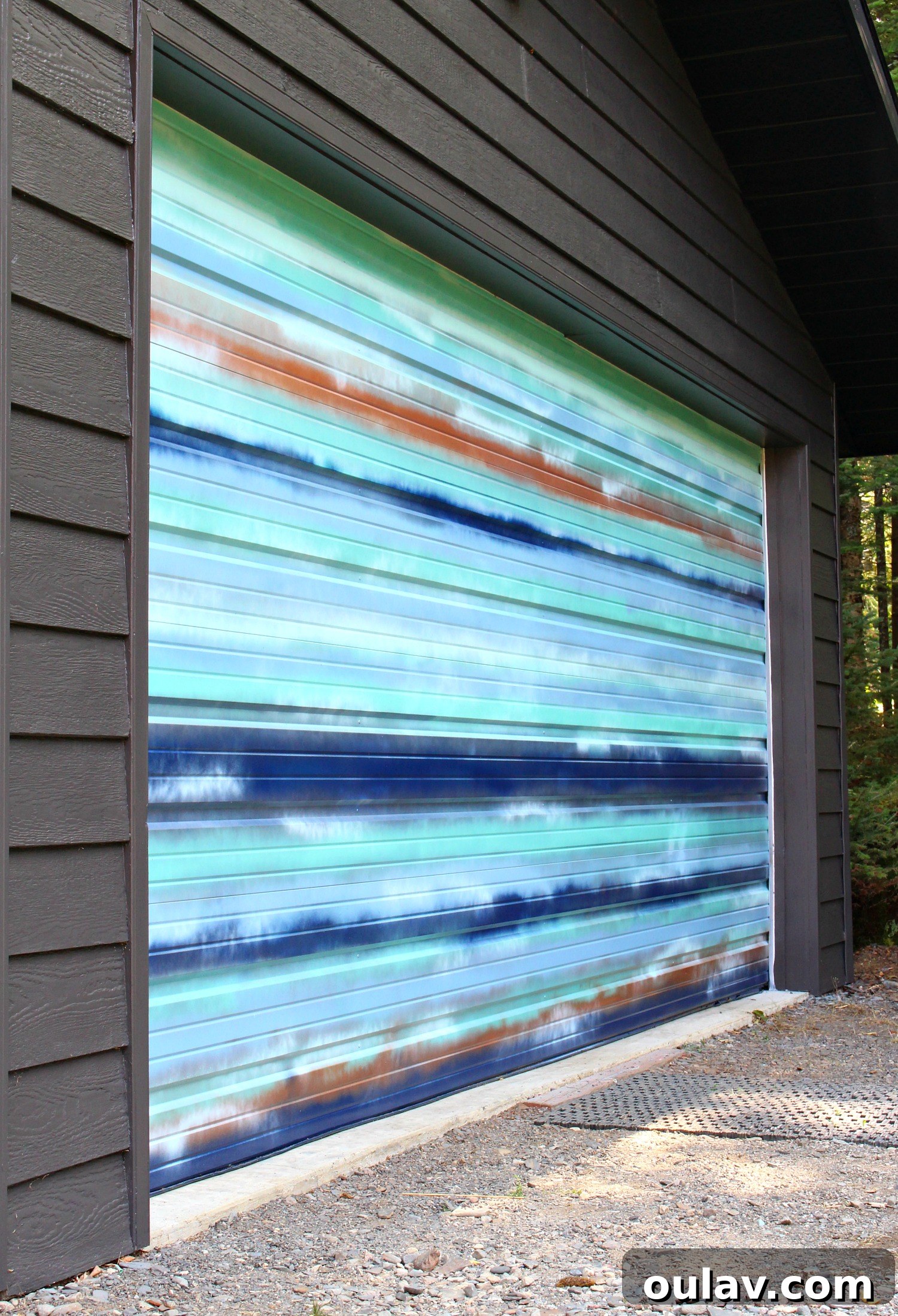 Coastal Canvas Garage Makeover 17 Unique Coastal Art on a Modern Garage Door