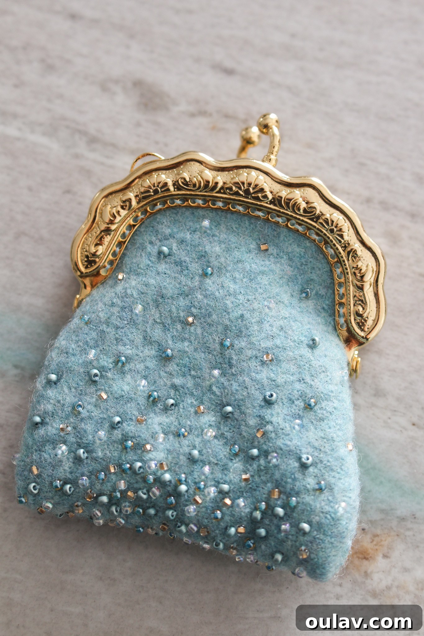 Handmade Beaded Felt Coin Purse with Vintage Clasp 16 How to Sew on a Kiss Lock Clasp - Final Stitching