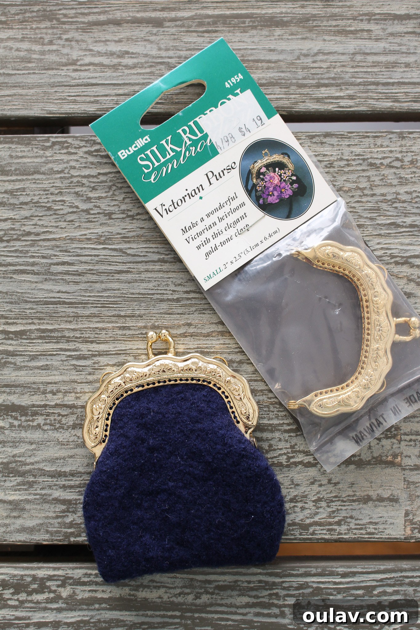 Handmade Beaded Felt Coin Purse with Vintage Clasp 3 How to Stitch on a Kiss Clasp - Detailed Guide for Purse Frames