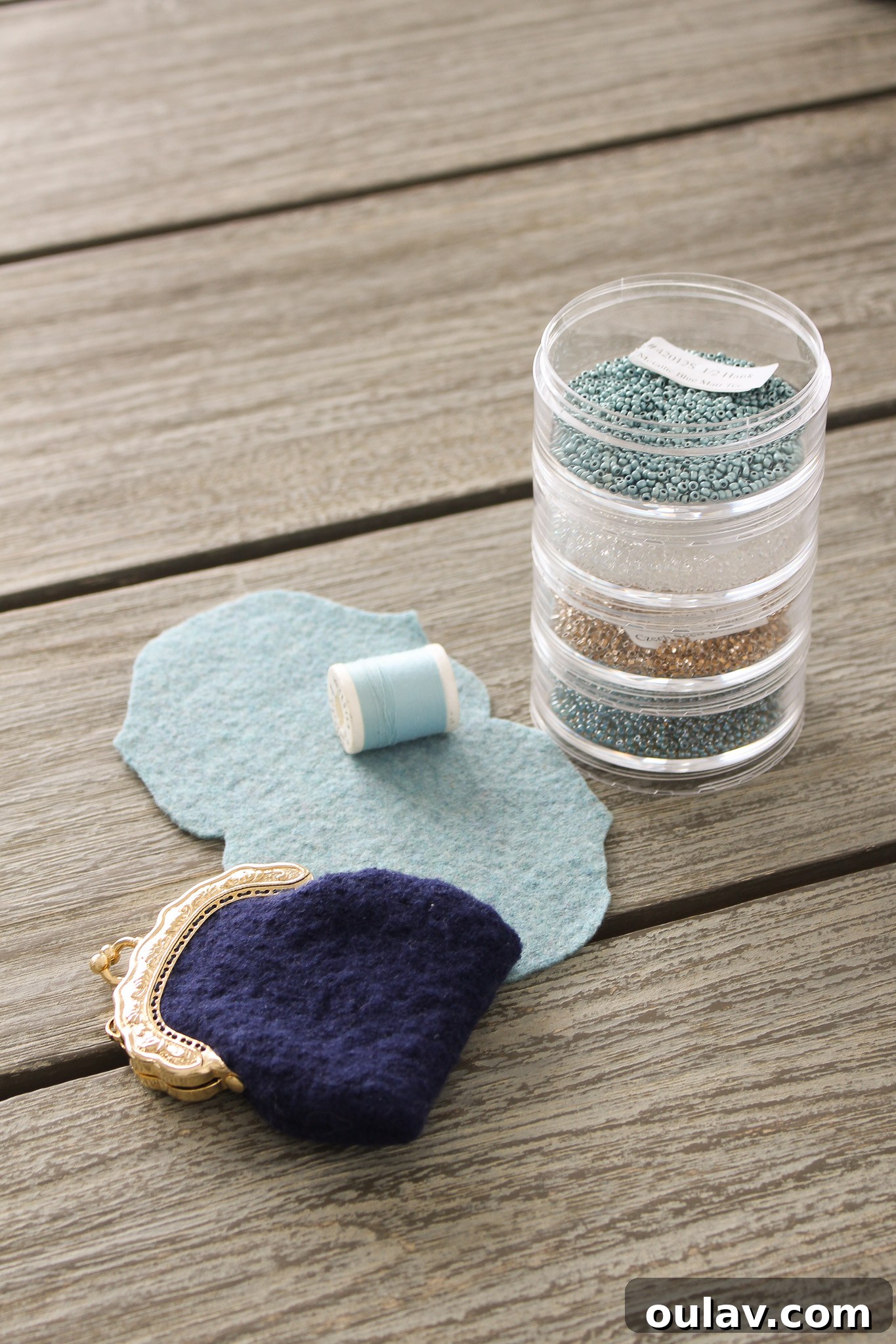 Handmade Beaded Felt Coin Purse with Vintage Clasp 4 Beaded Felt Craft Ideas - Supplies for DIY Purse