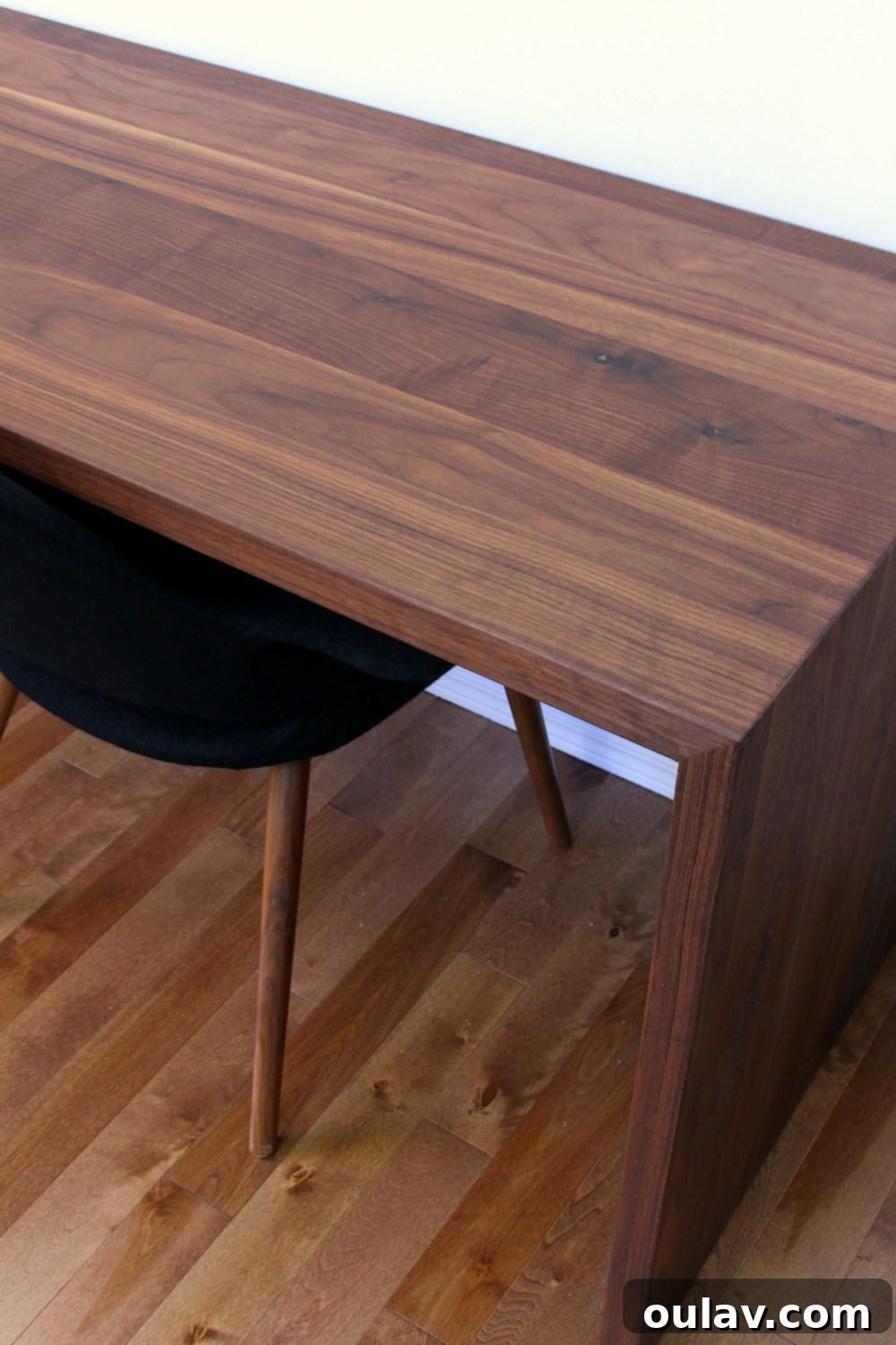 Build Your Perfect Workspace 4 DIY Wood Desk: Crafting a Durable and Beautiful Office Surface