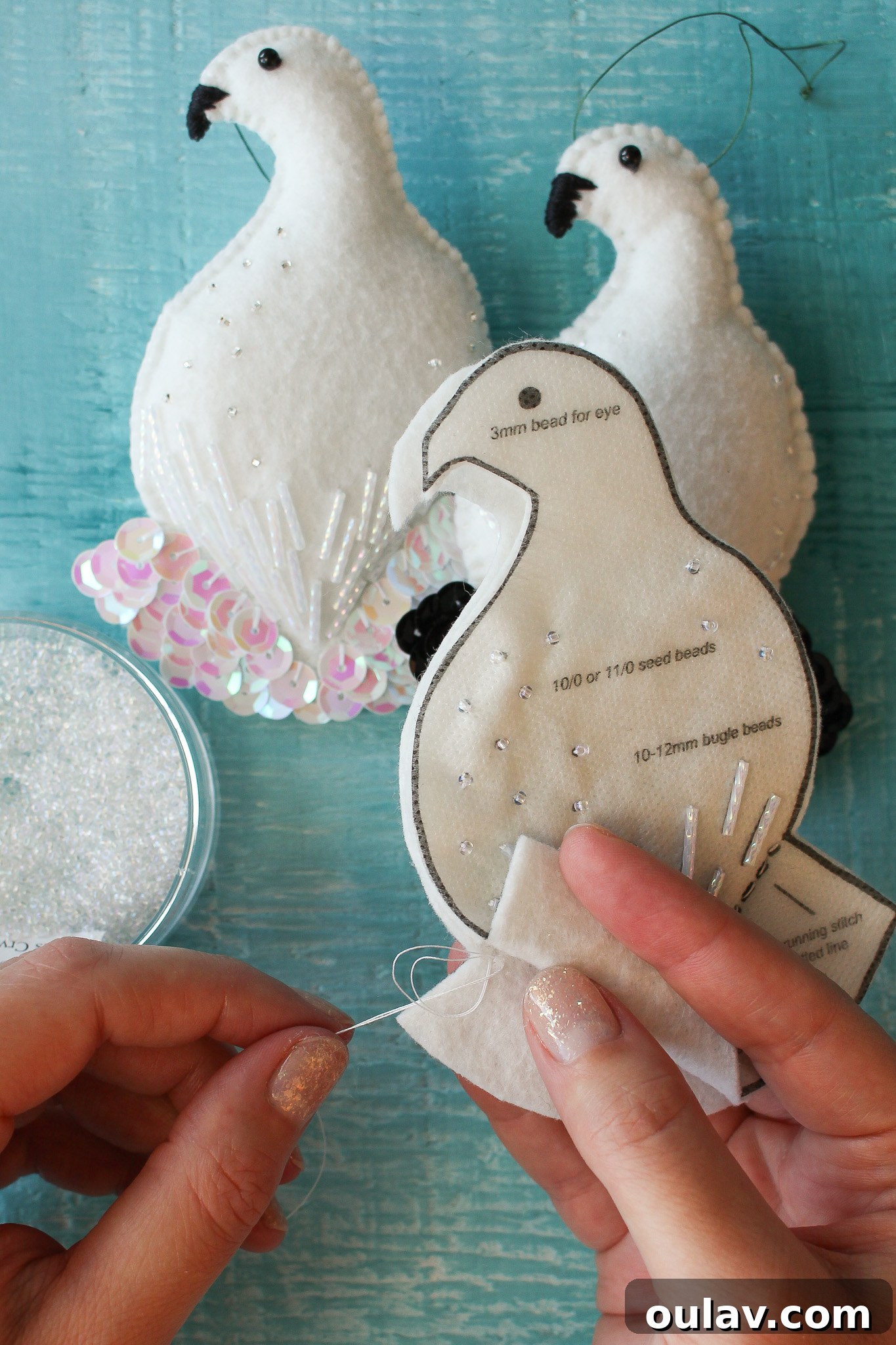 Felt Christmas Ornament Pattern - Tail stitched