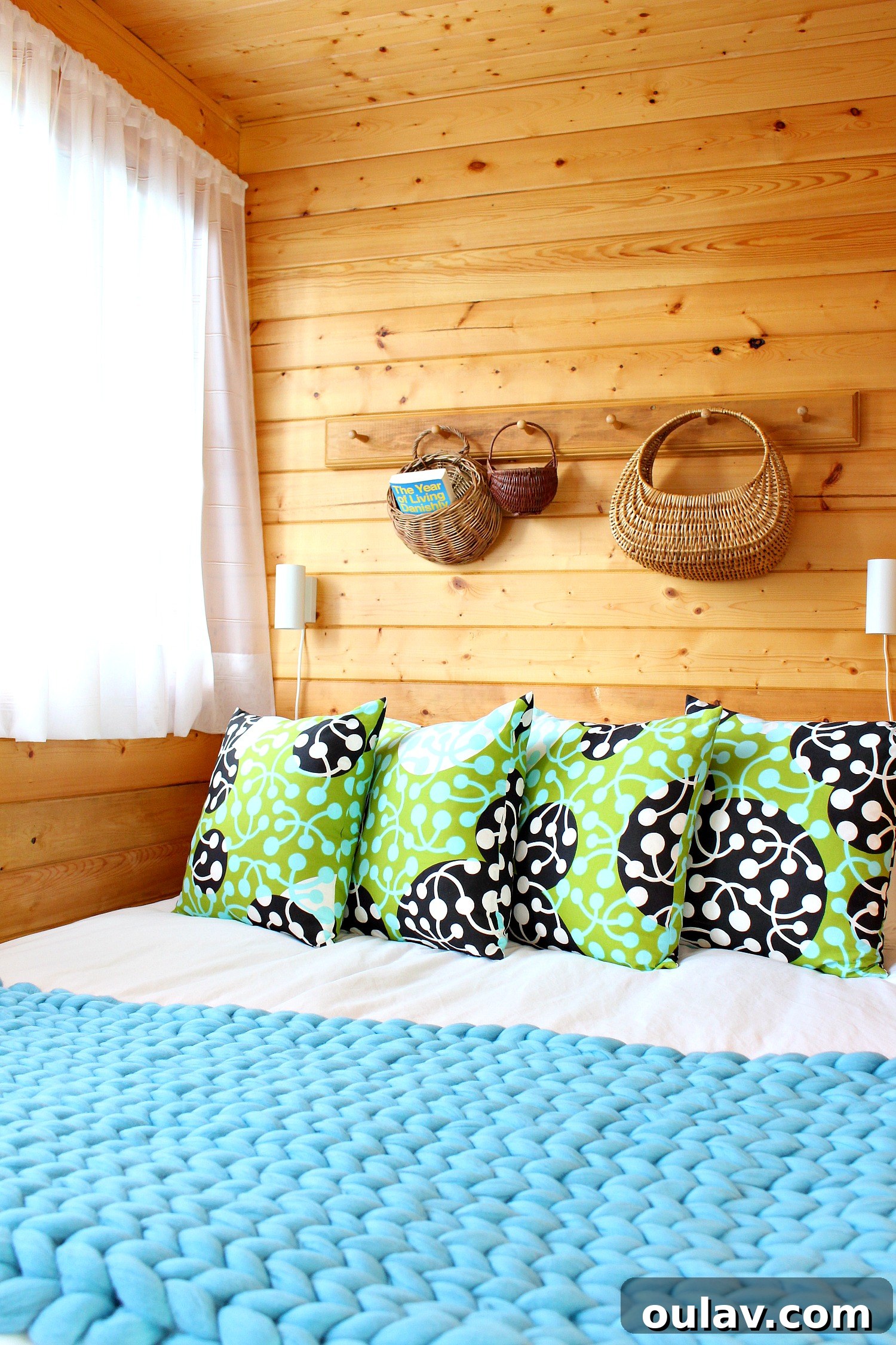 aqua arm knit