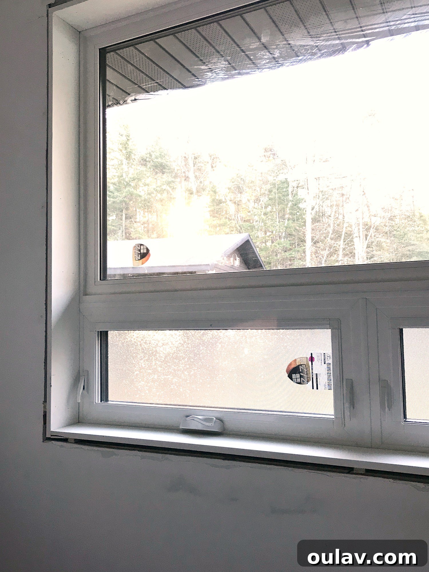 Bigger Window Installation: Your Complete Guide 22 Window Design Details: Close-up of Privacy Glass Options