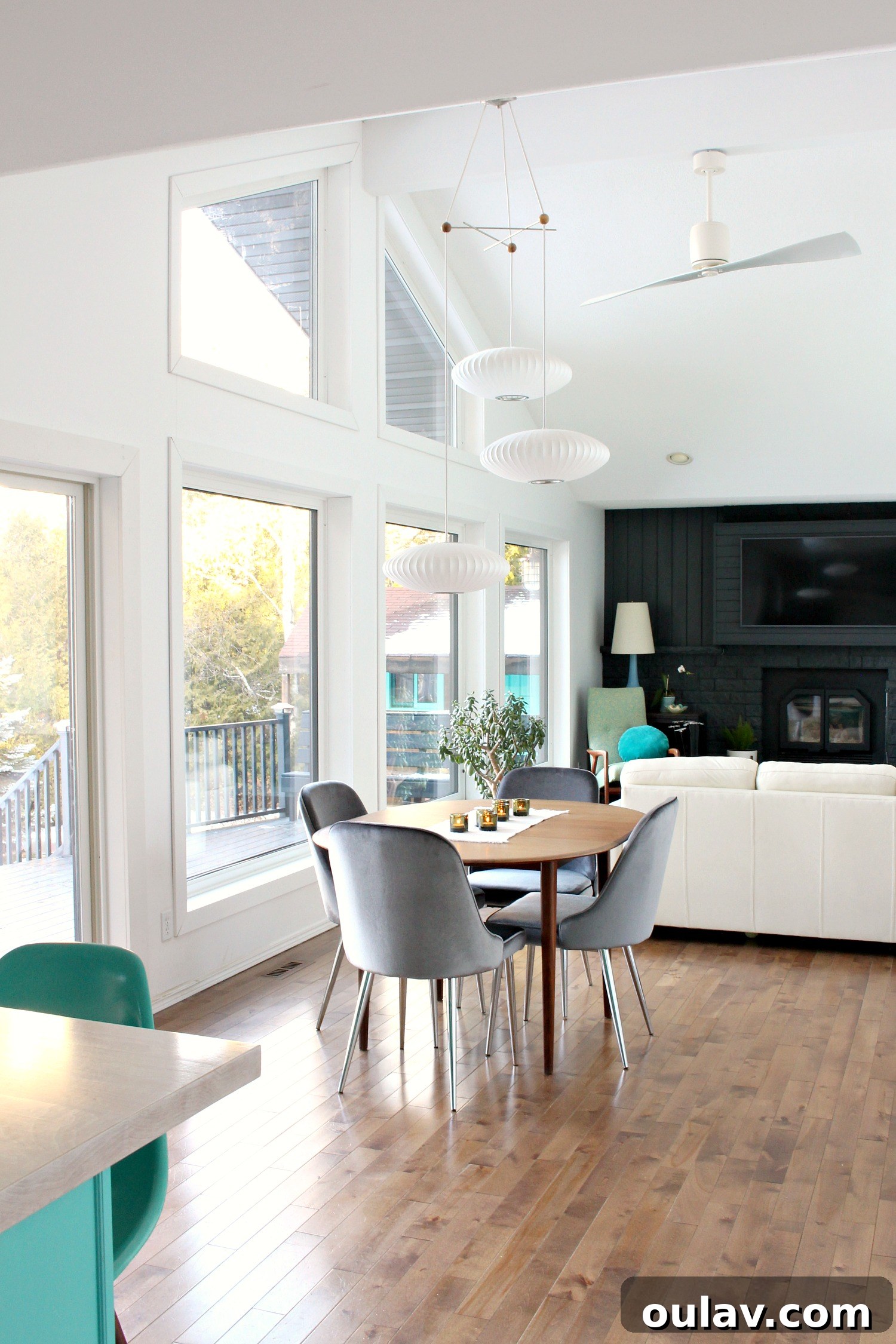 Bigger Window Installation: Your Complete Guide 52 Seamless Indoor-Outdoor Connection: Living Room New Windows