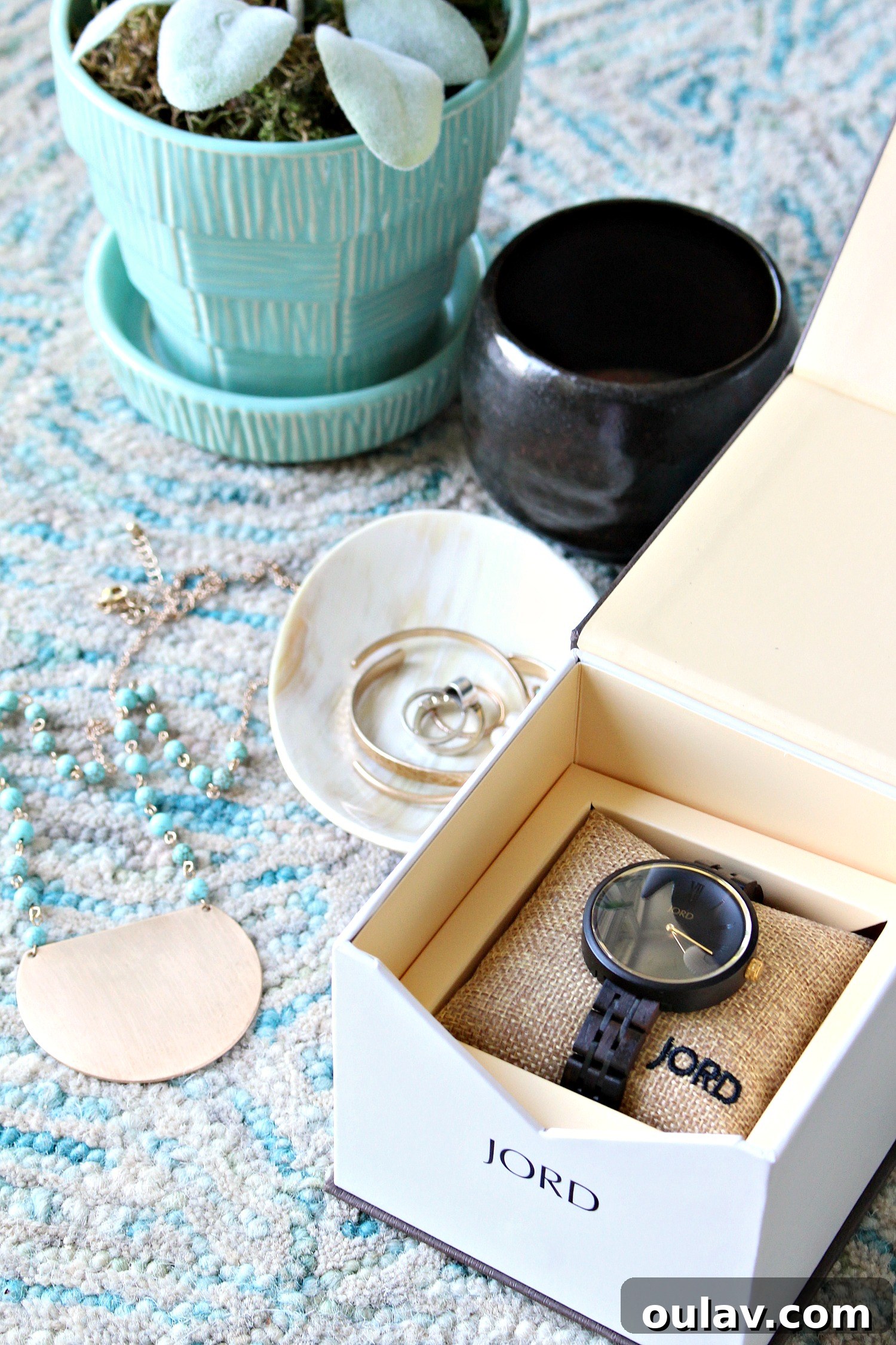 JORD Wood Watch Giveaway and Cassia Ebony Sable Hands-On Review 4 JORD Cassia Ebony & Sable Review: Unboxing and First Impressions