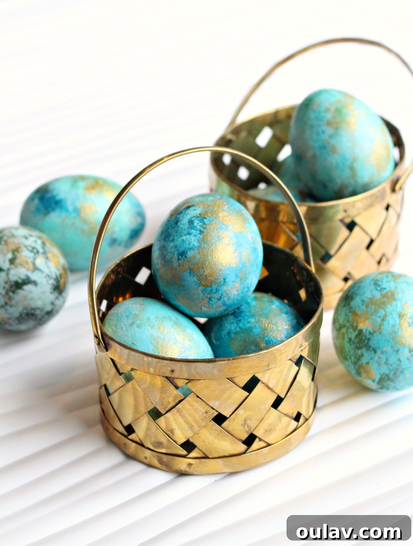Easy Abstract Egg Decorating Idea for Kids