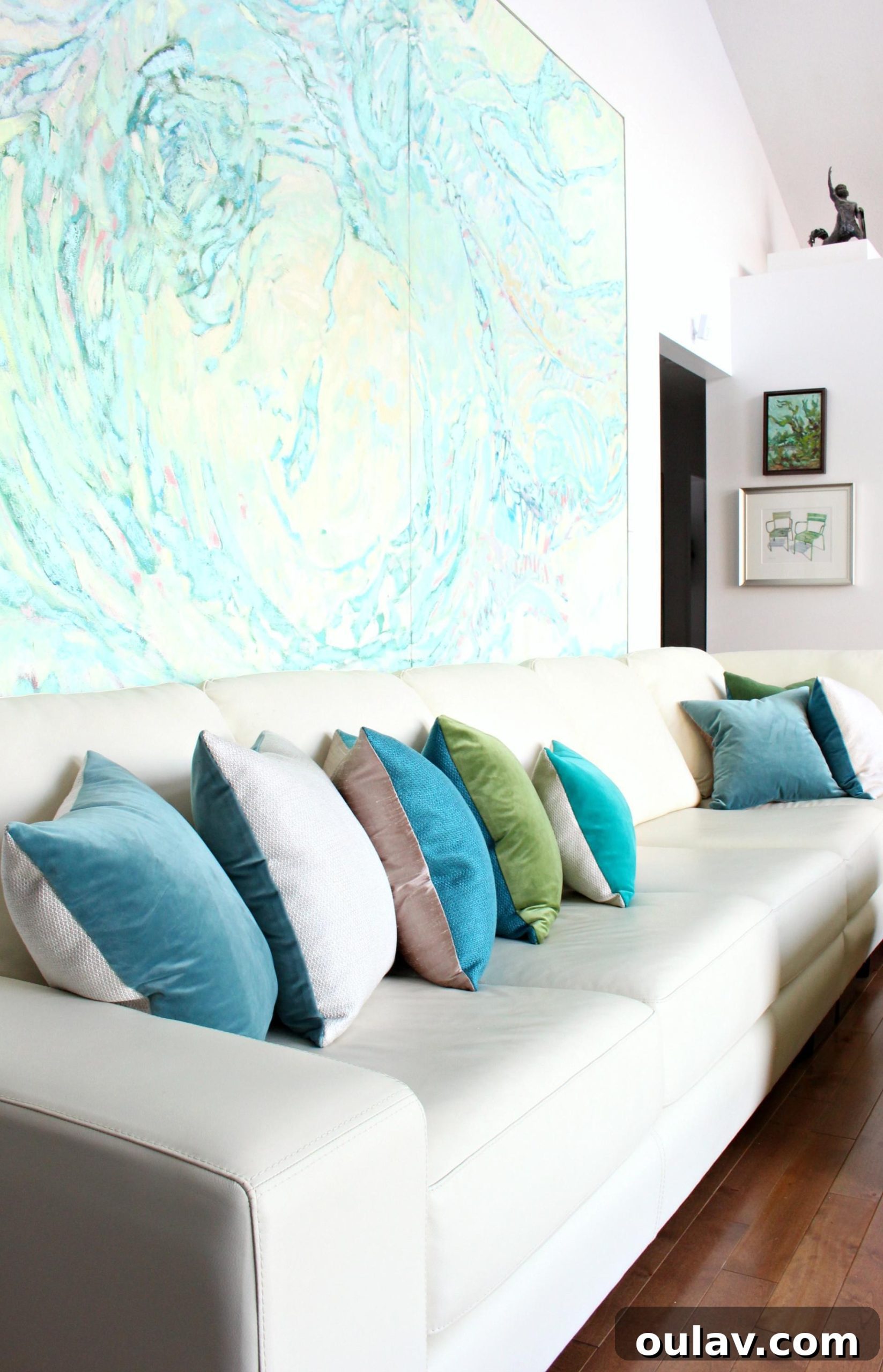 19 Top Picks from Dans le Lakehouse 2019 22 Stylish DIY colorblocked velvet pillows in complementary shades