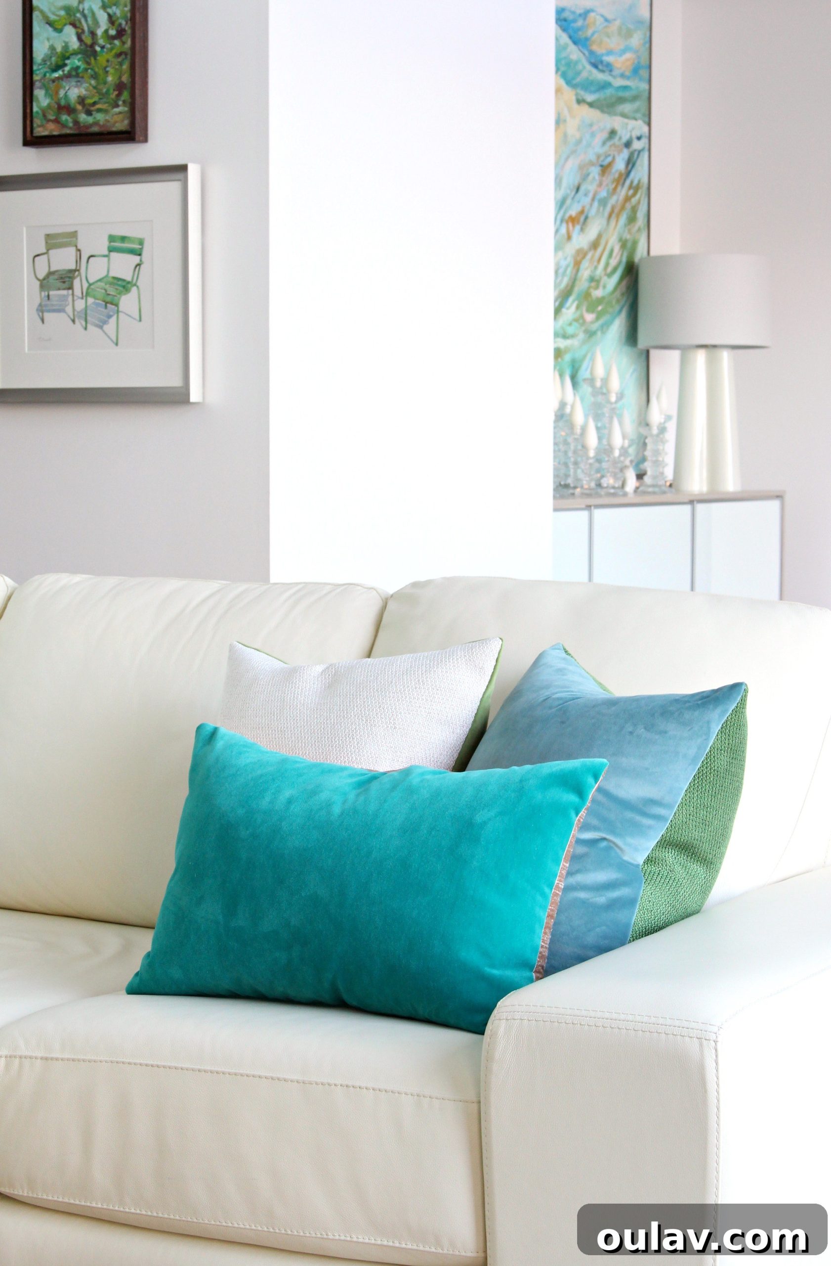 19 Top Picks from Dans le Lakehouse 2019 23 Close-up of a colorblocked velvet pillow showcasing different fabric textures