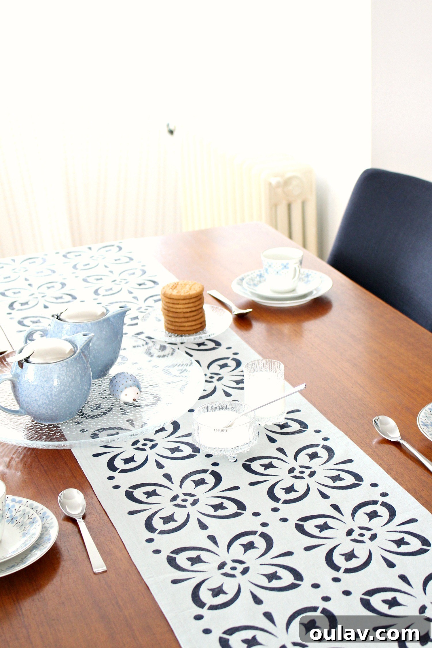 15+ Fun & Easy Crafts to Keep Kids Busy While Schools Are Out 12 How to stencil fabric for kids' personalized projects