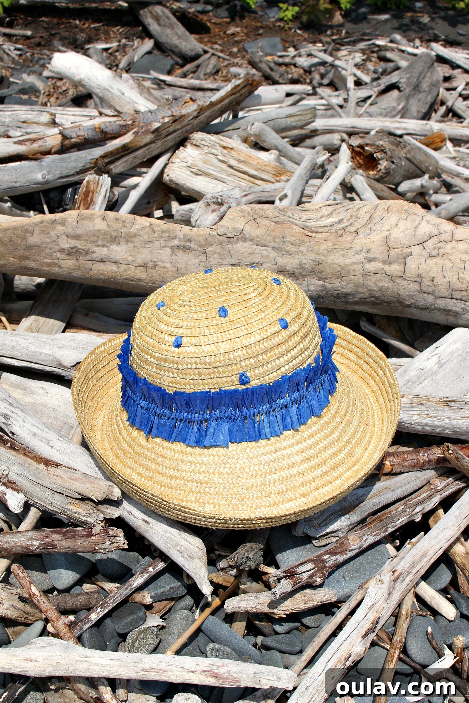 15+ Fun & Easy Crafts to Keep Kids Busy While Schools Are Out 18 Decorated straw hat: a cute craft idea for kids' fashion